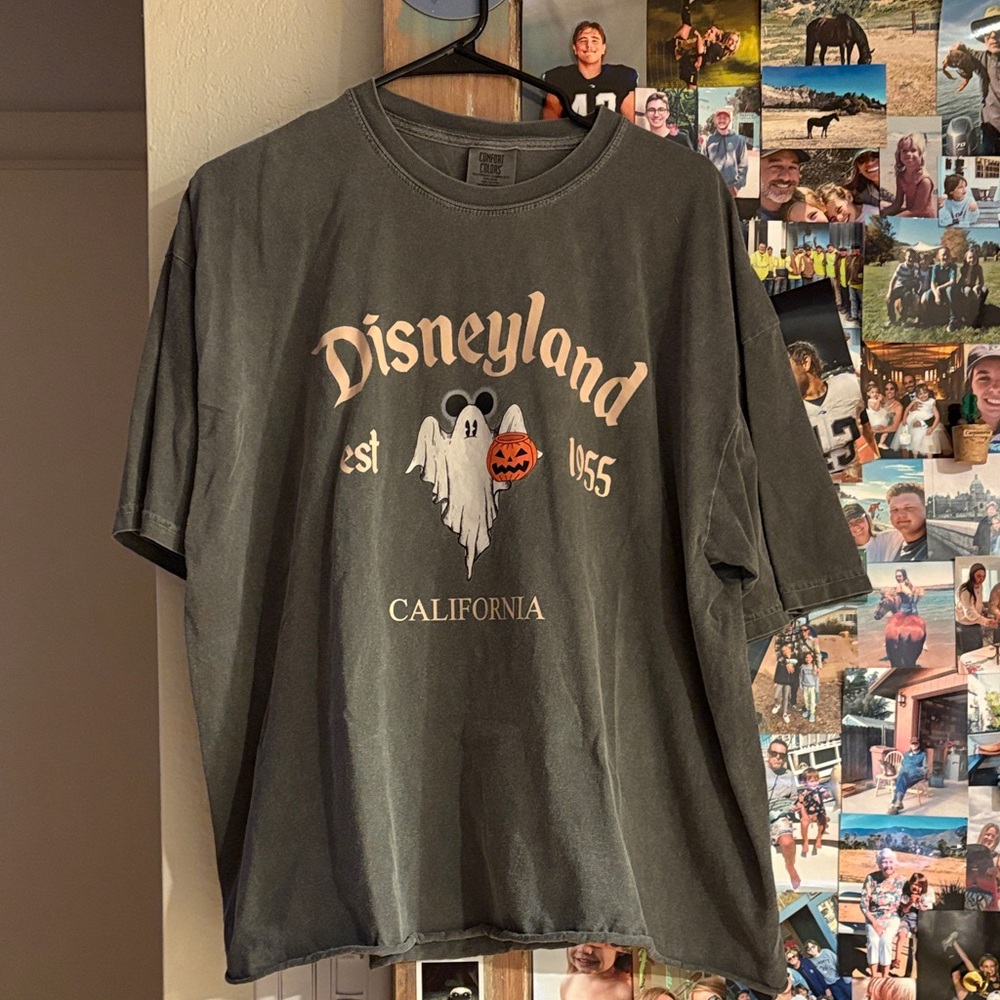 Disneyland Halloween-shirt.